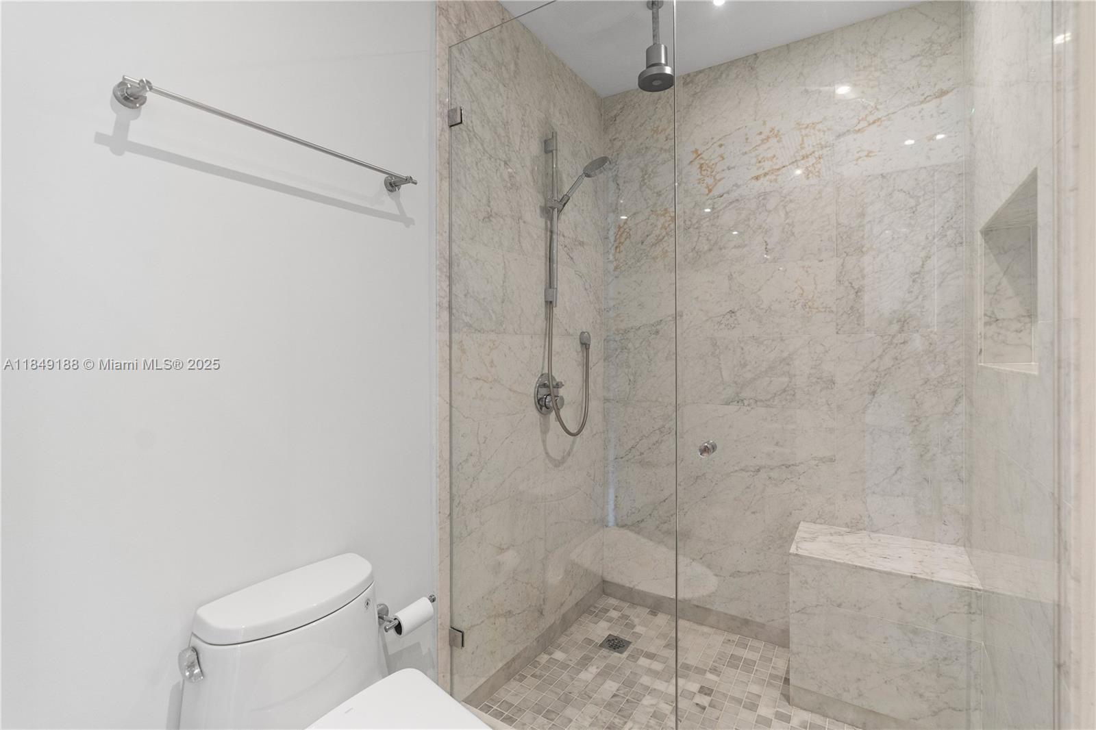 2451 Brickell Ave # 5E