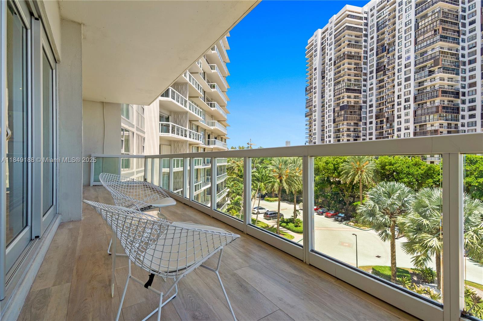 2451 Brickell Ave # 5E