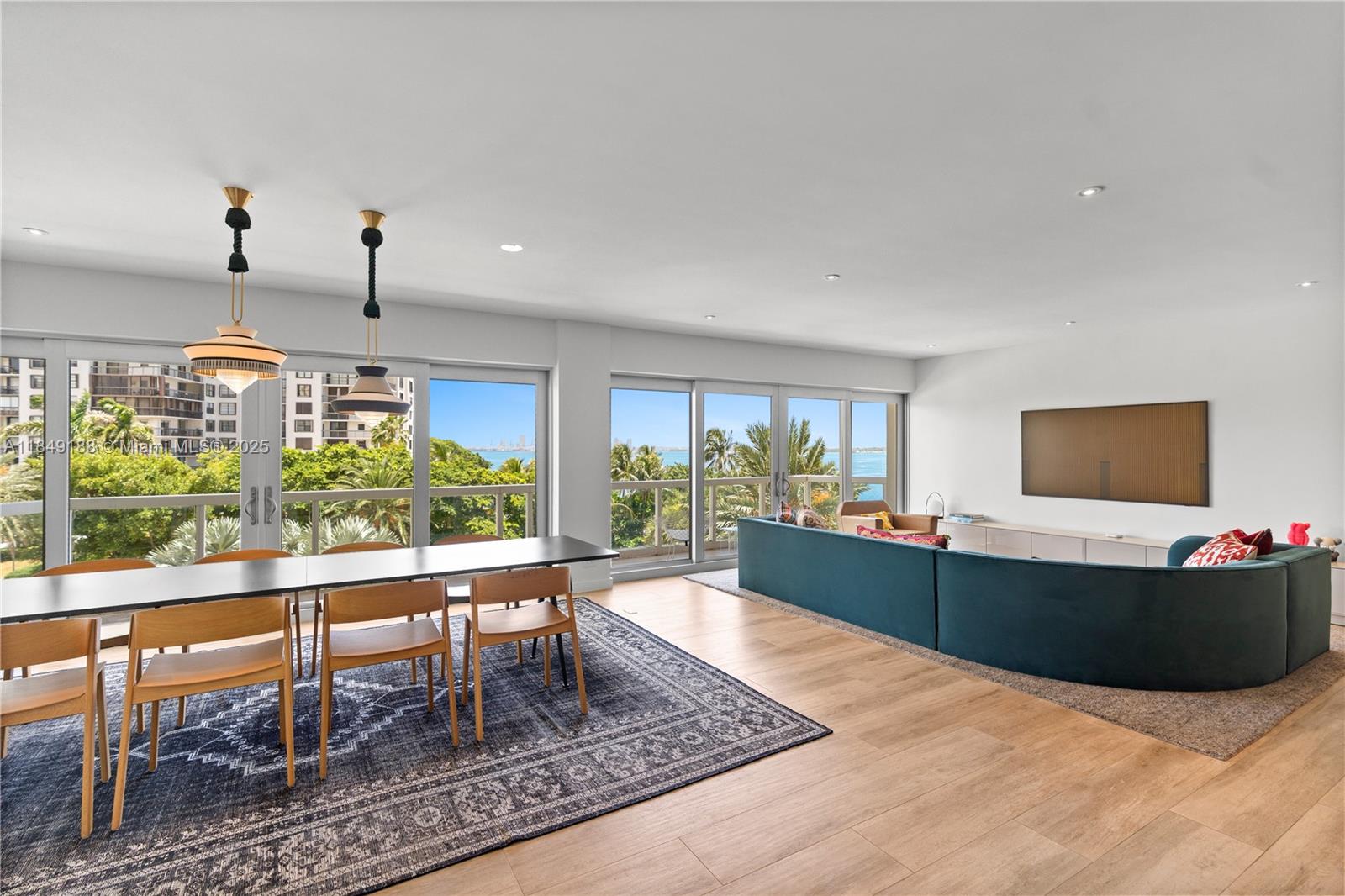 2451 Brickell Ave # 5E