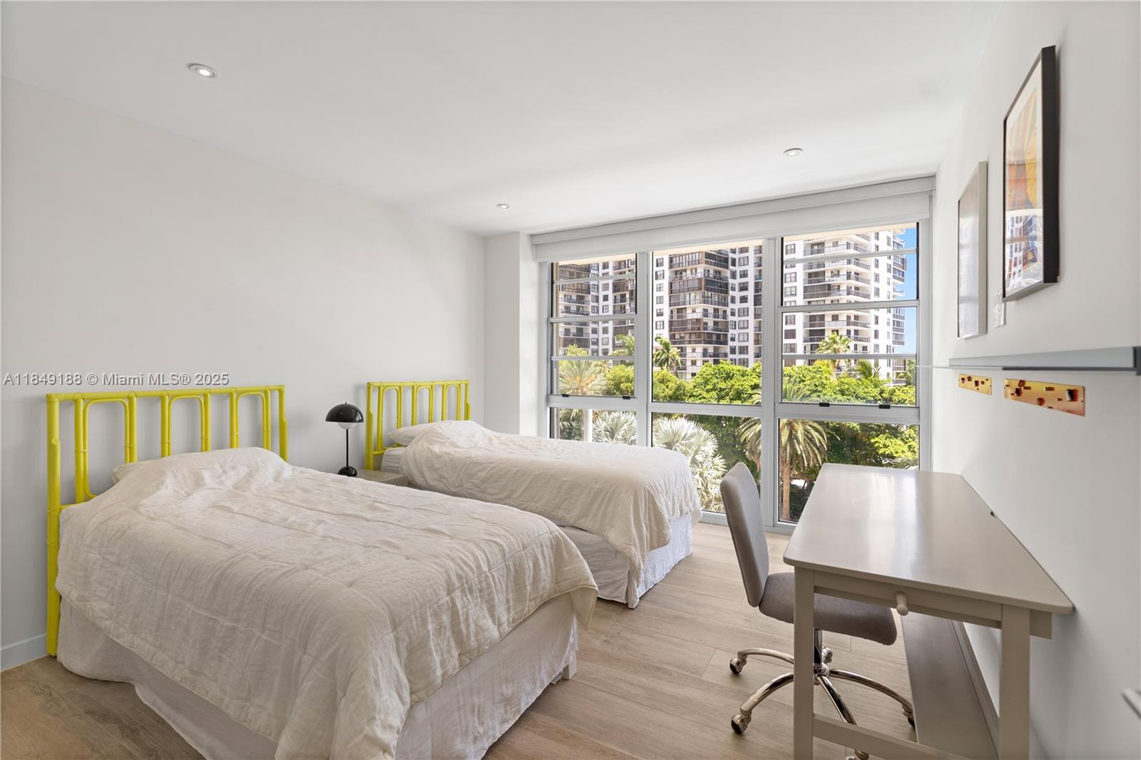 2451 Brickell Ave # 5E