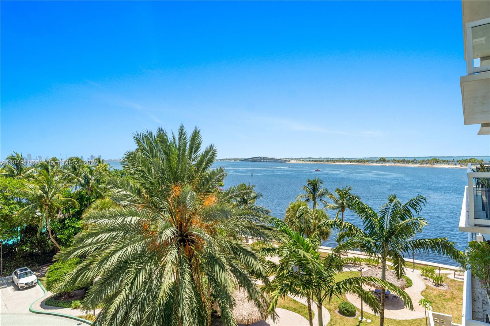 2451 Brickell Ave # 5E