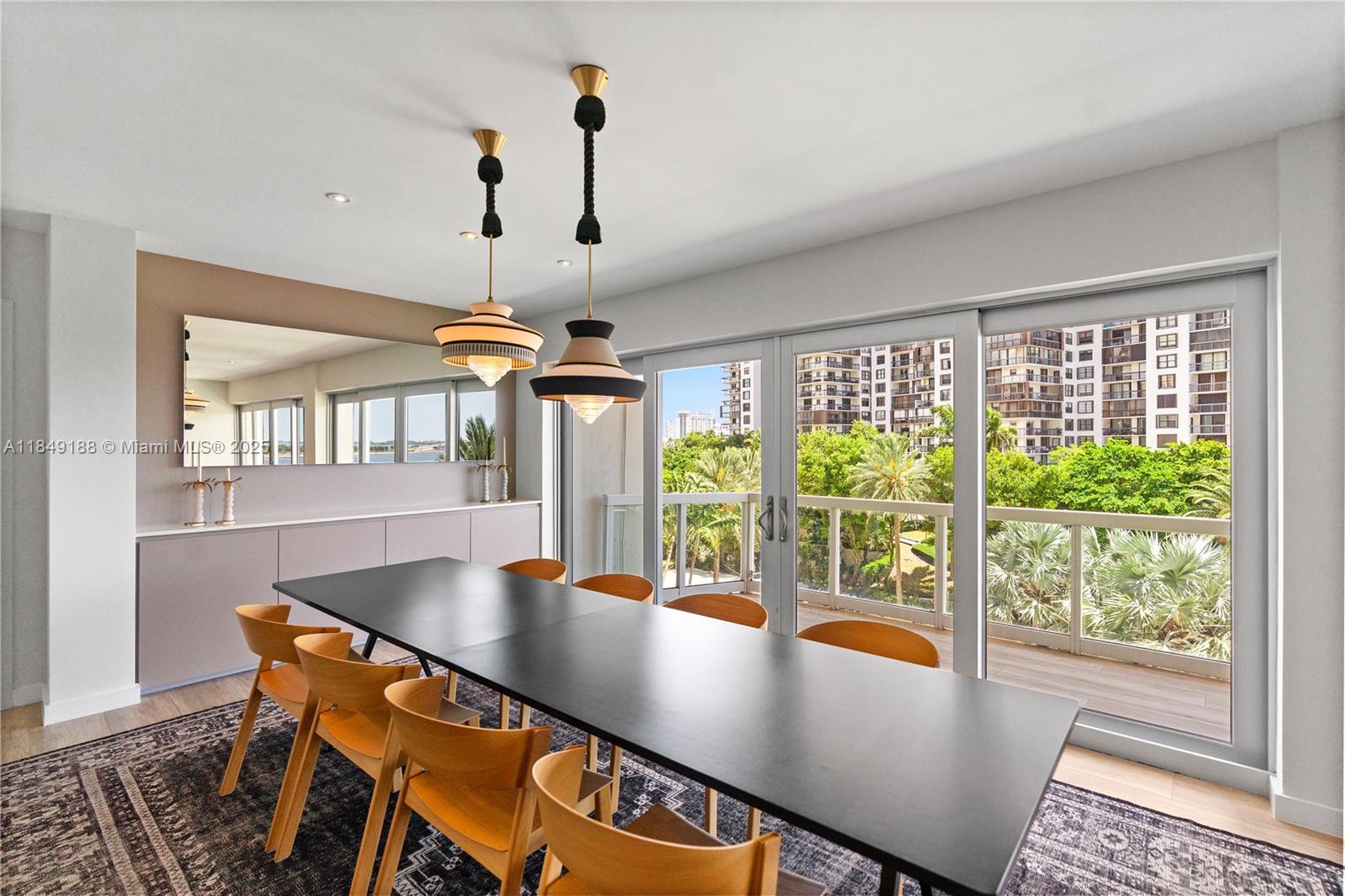 2451 Brickell Ave # 5E