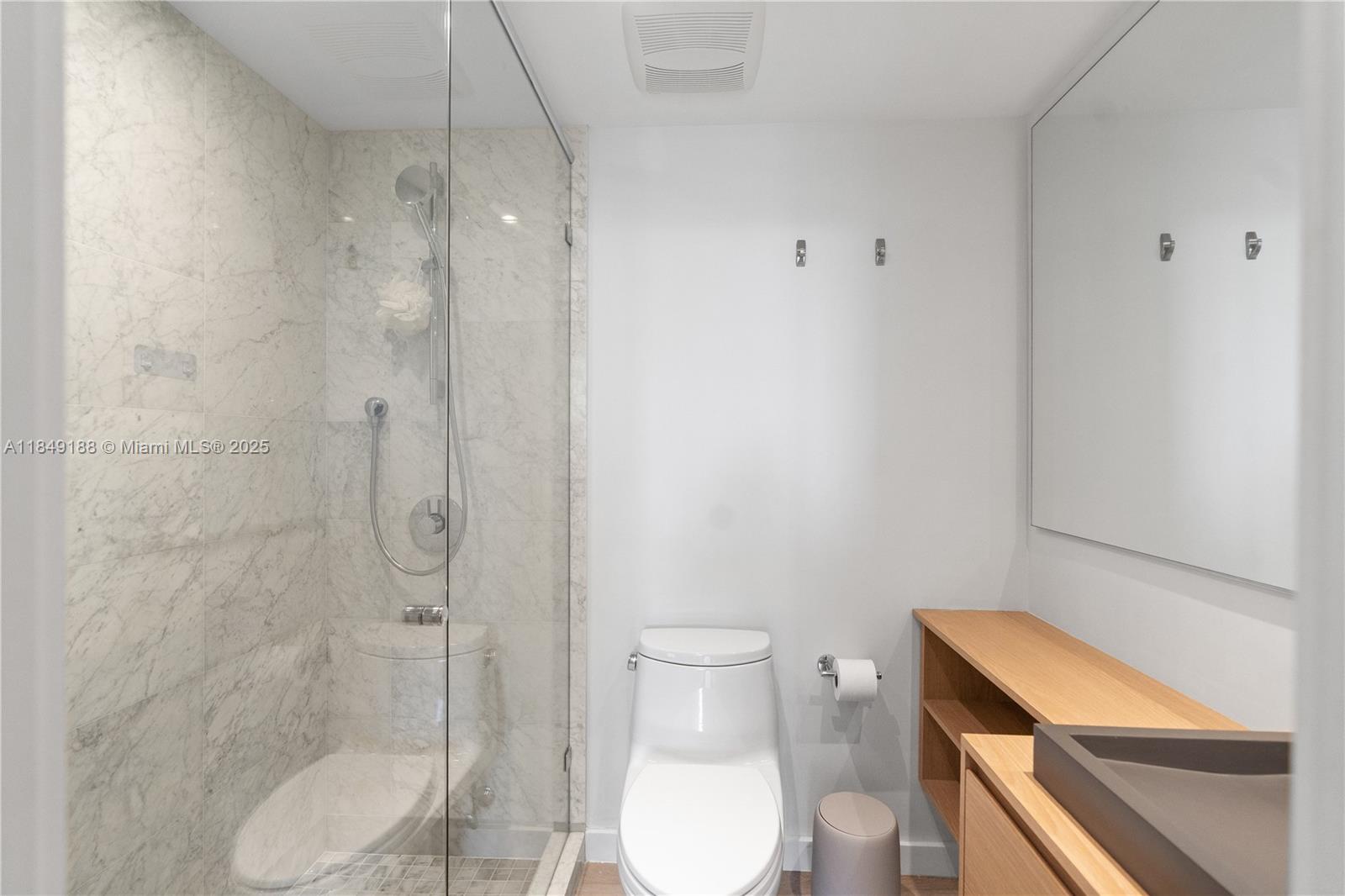 2451 Brickell Ave # 5E