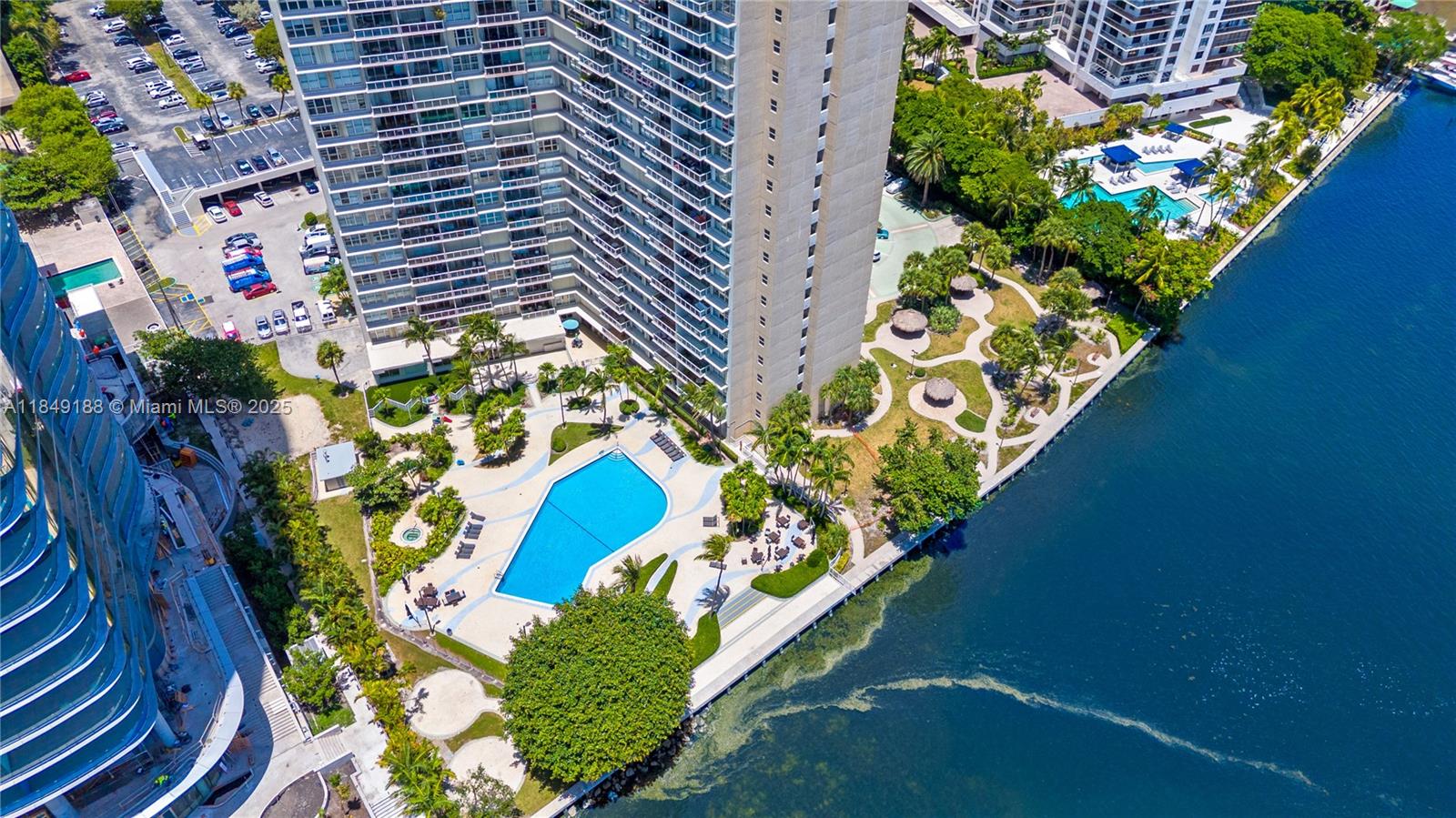 2451 Brickell Ave # 5E