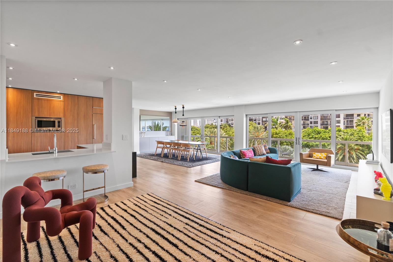 2451 Brickell Ave # 5E