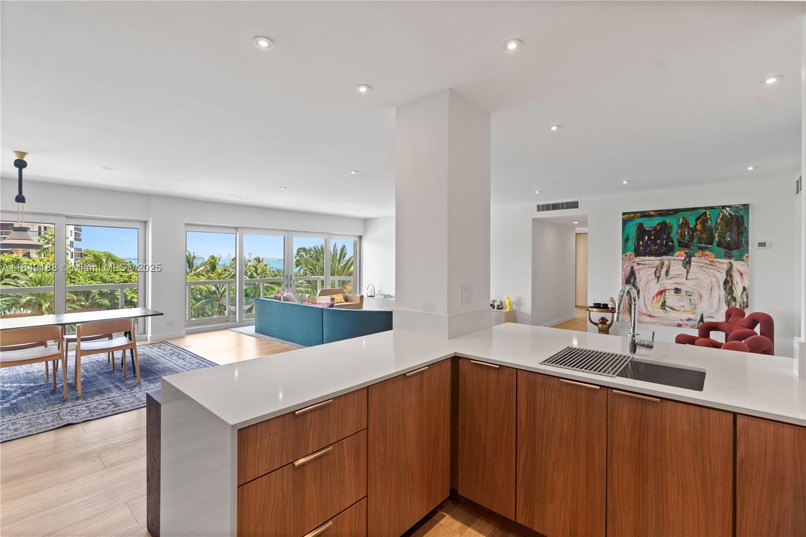 2451 Brickell Ave # 5E