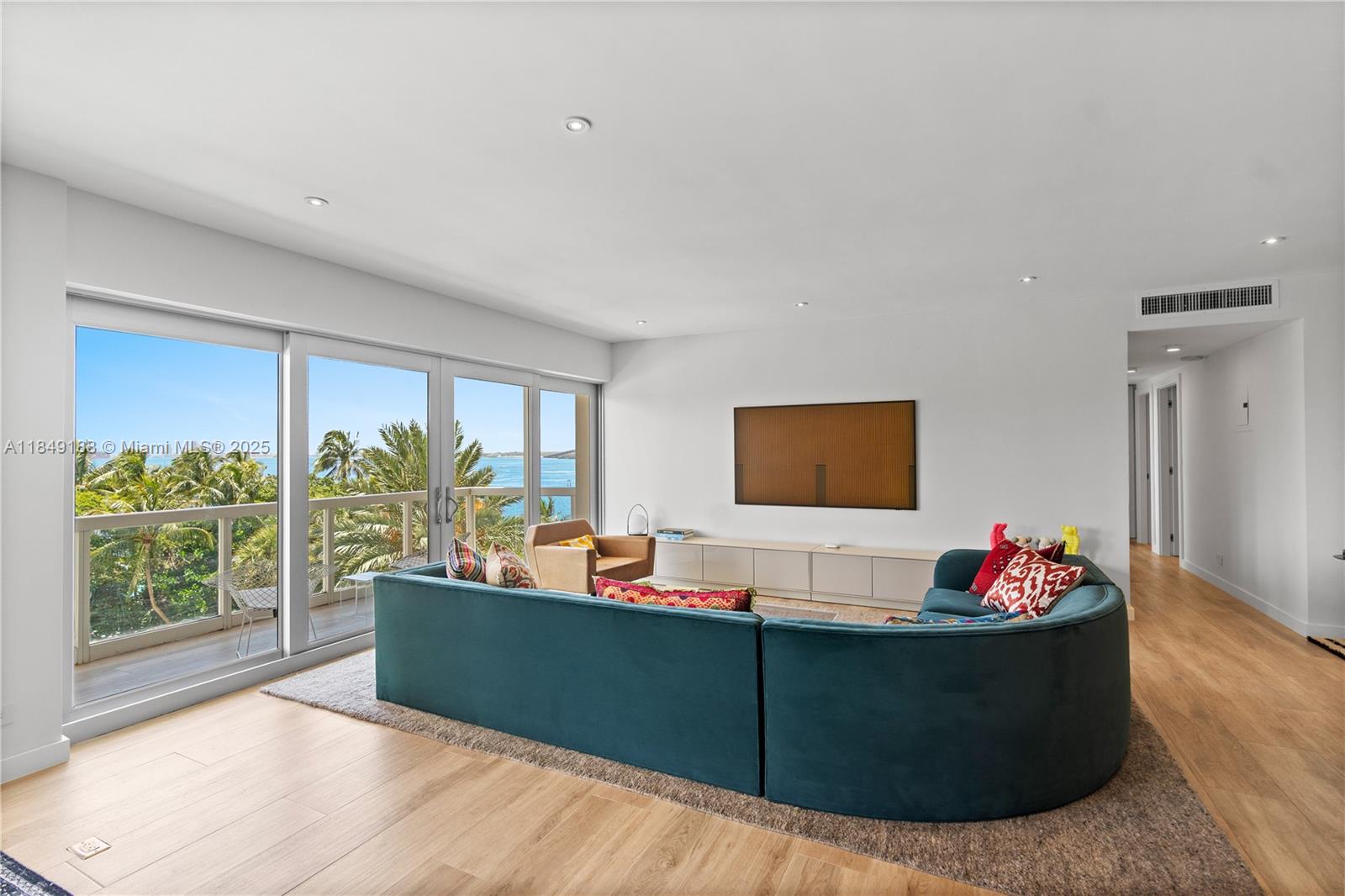 2451 Brickell Ave # 5E