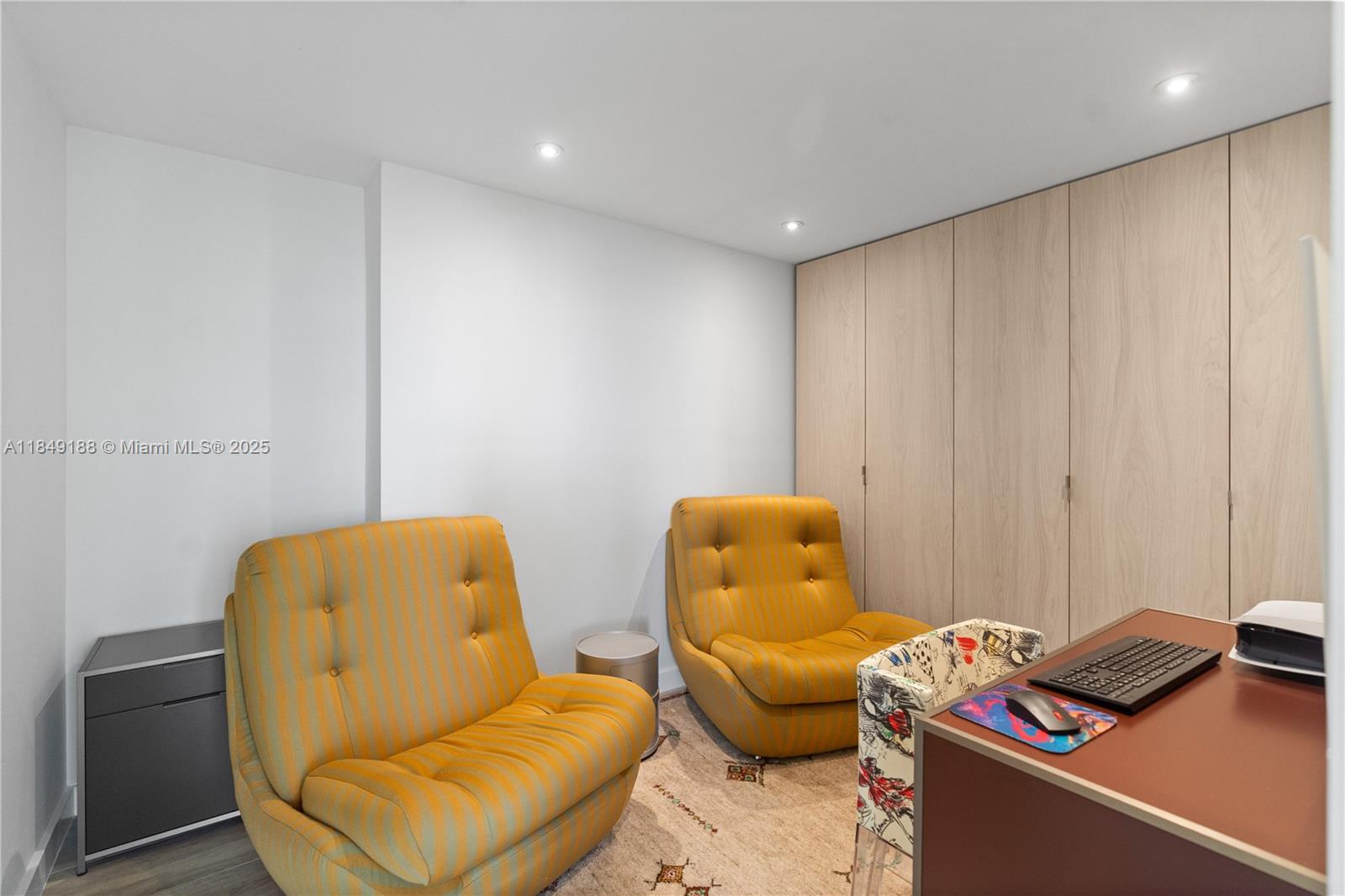 2451 Brickell Ave # 5E
