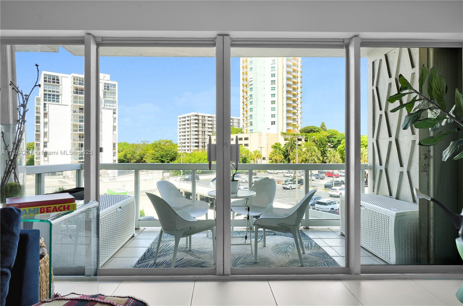 2451 Brickell Ave # 4L