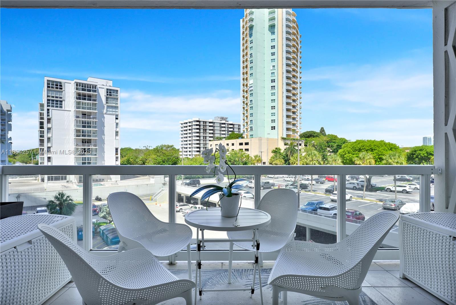 2451 Brickell Ave # 4L