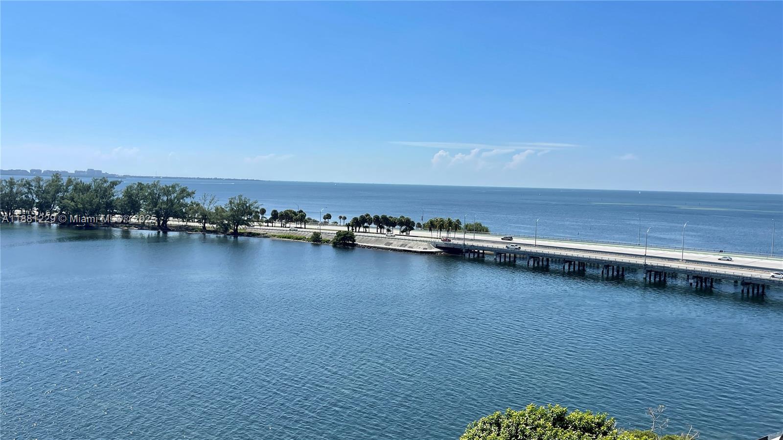 2451 Brickell Ave # 9C