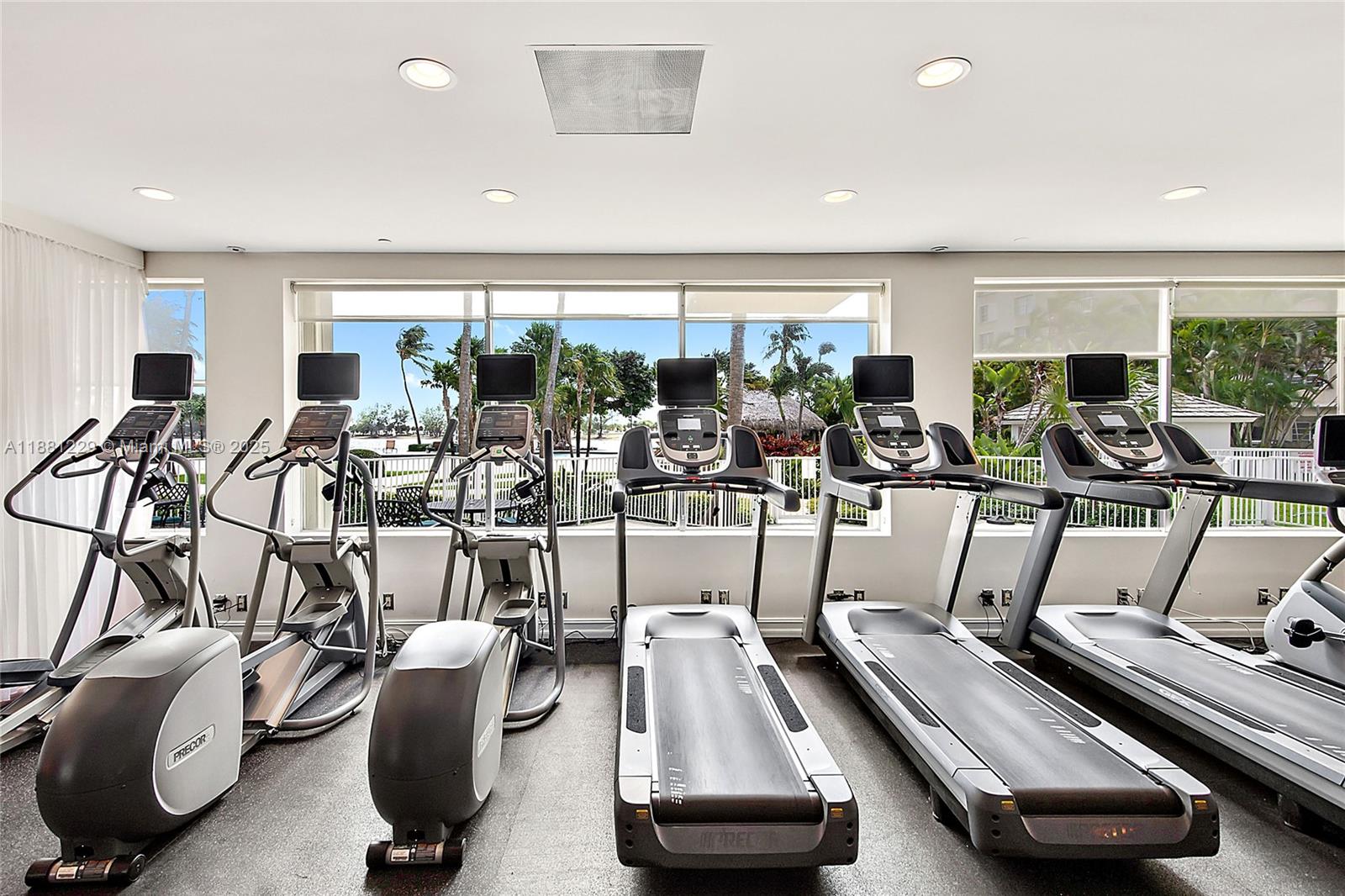 2451 Brickell Ave # 9C