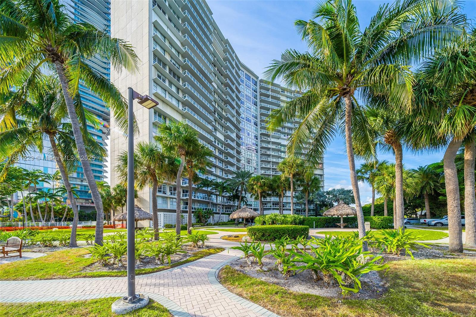 2451 Brickell Ave # 9C