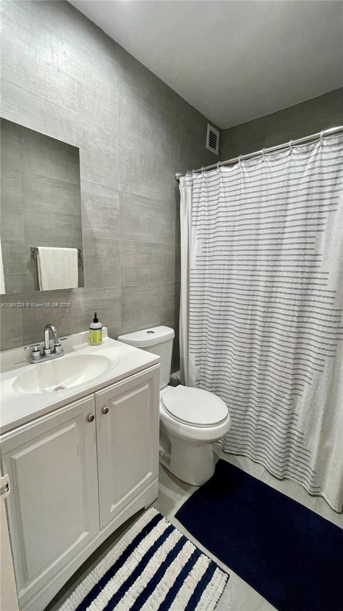 2451 Brickell Ave # 9C