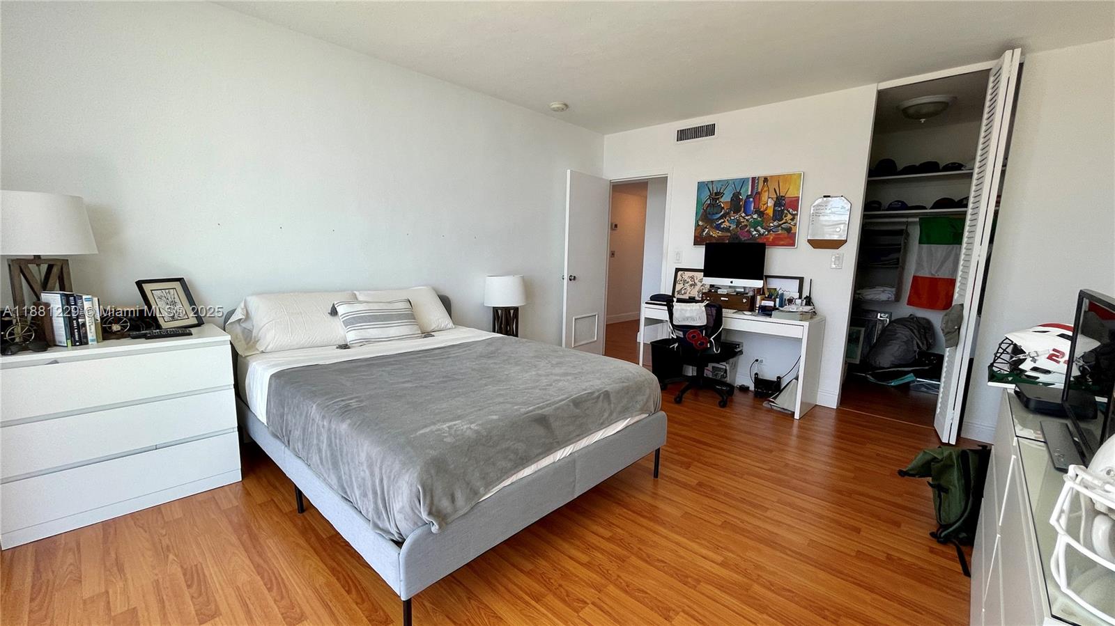 2451 Brickell Ave # 9C