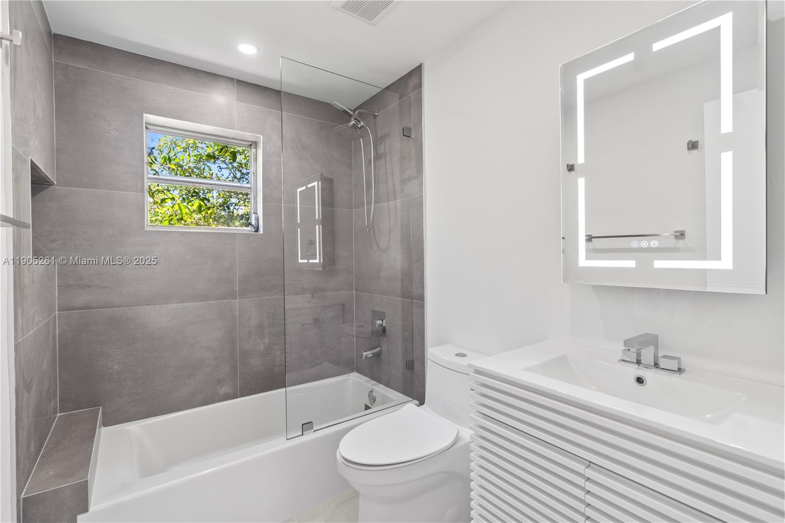 3597 SW 17th St # 3597