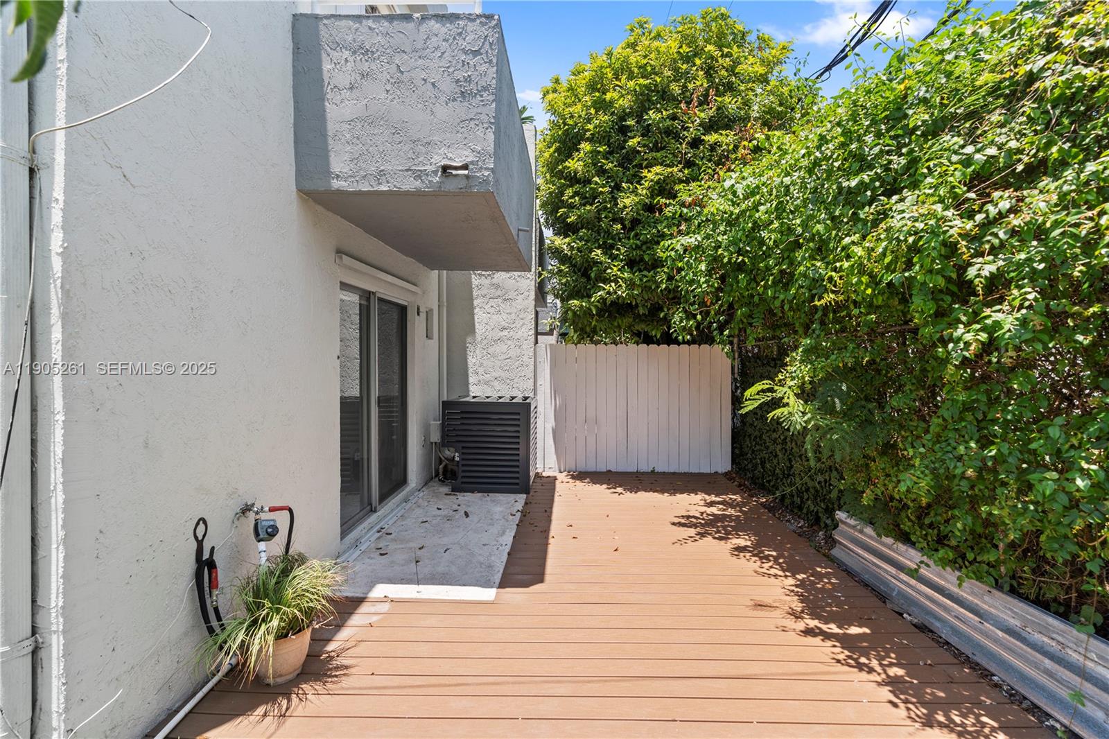 3597 SW 17th St # 3597