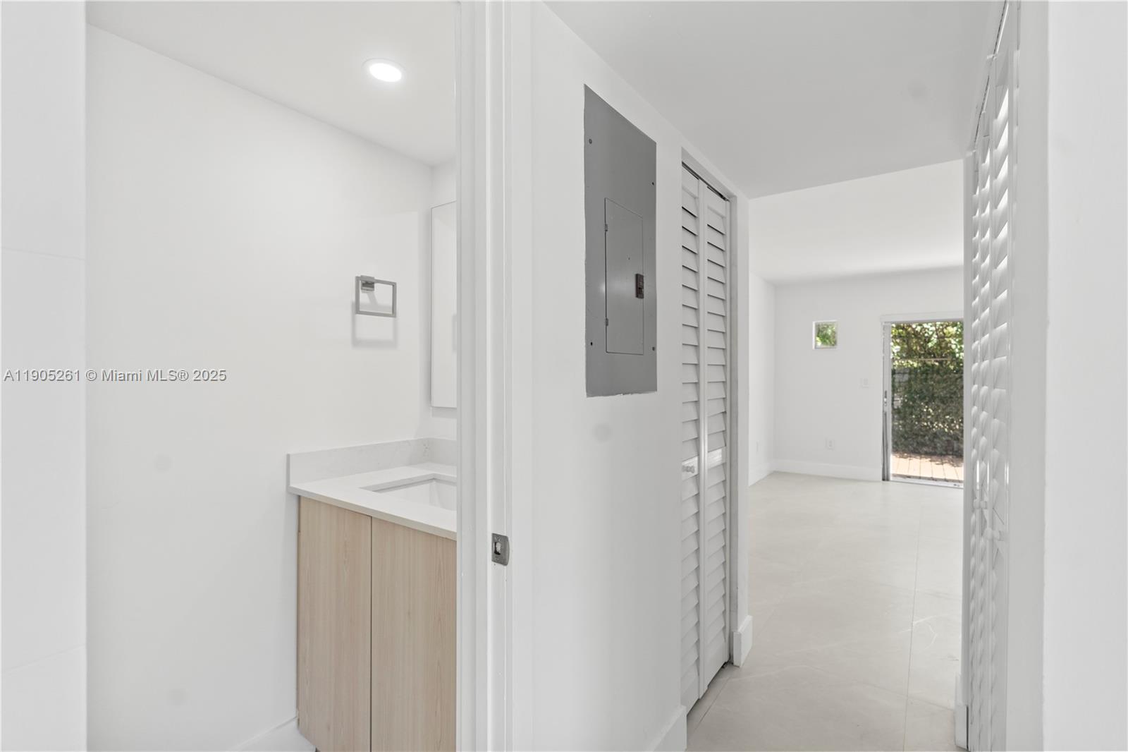 3597 SW 17th St # 3597