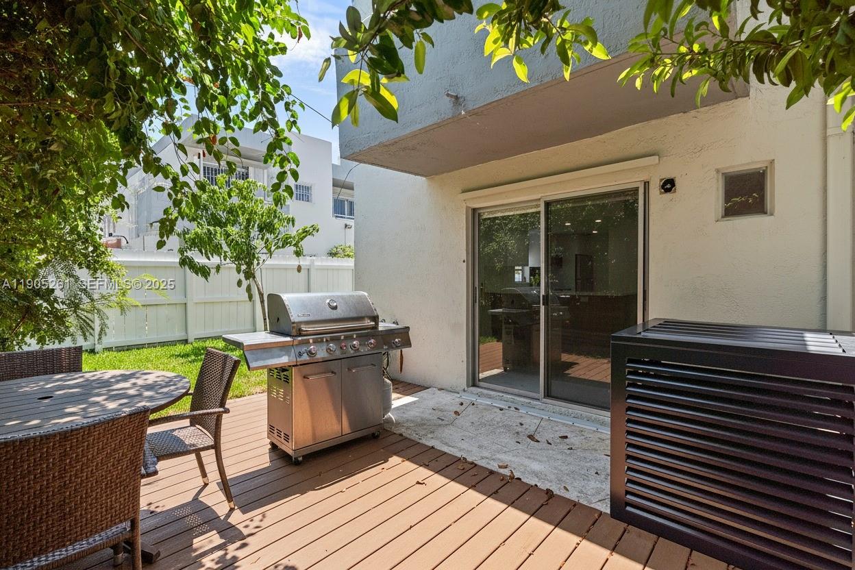 3597 SW 17th St # 3597