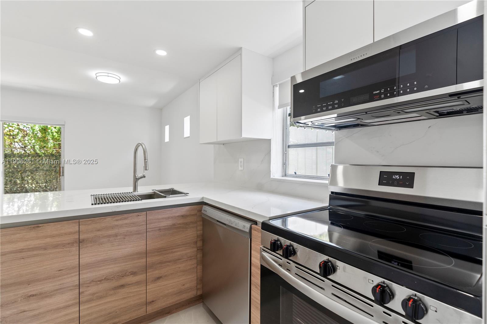 3597 SW 17th St # 3597