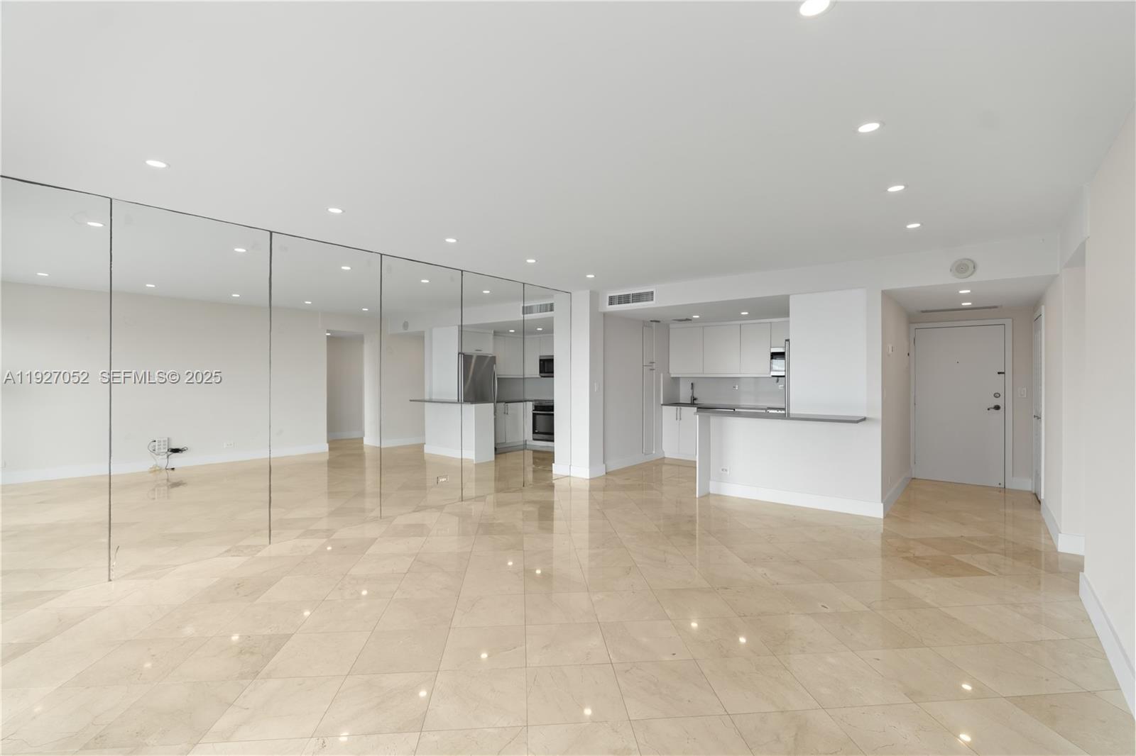 2451 Brickell Ave # 18C