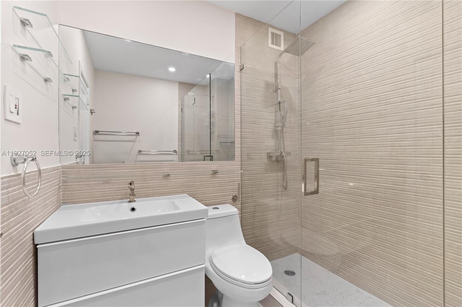 2451 Brickell Ave # 18C