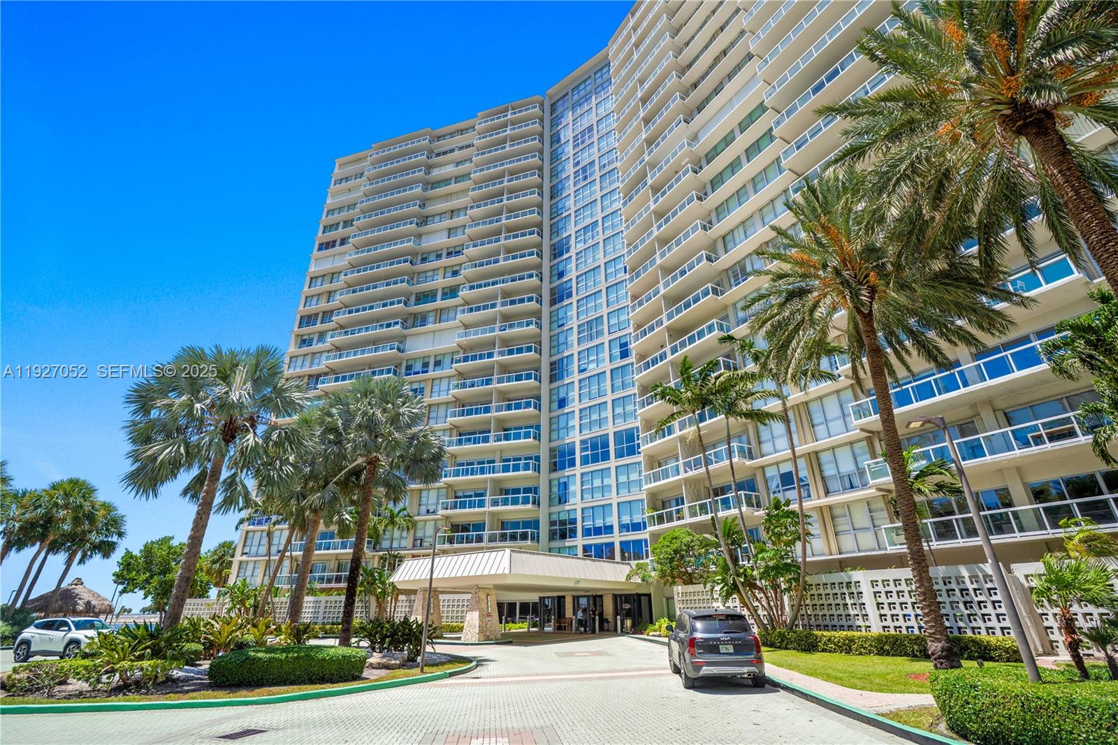 2451 Brickell Ave # 18C