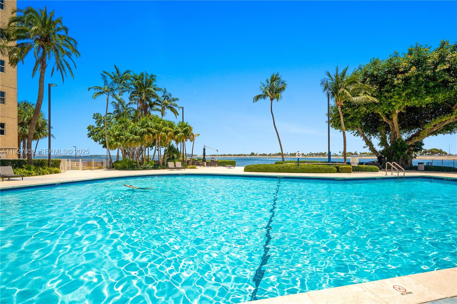 2451 Brickell Ave # 18C