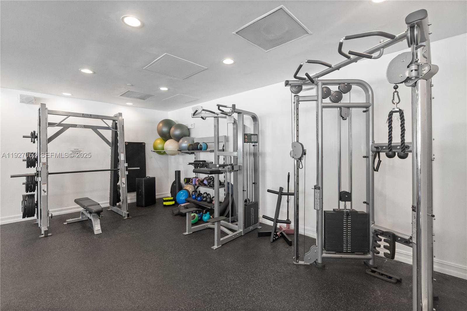 2451 Brickell Ave # 18C