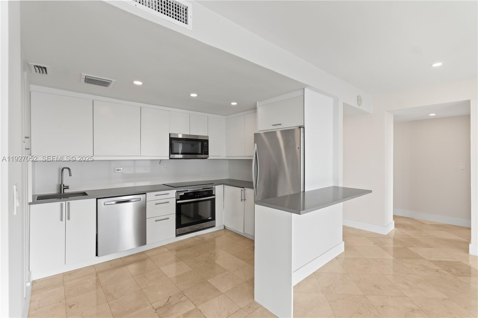 2451 Brickell Ave # 18C