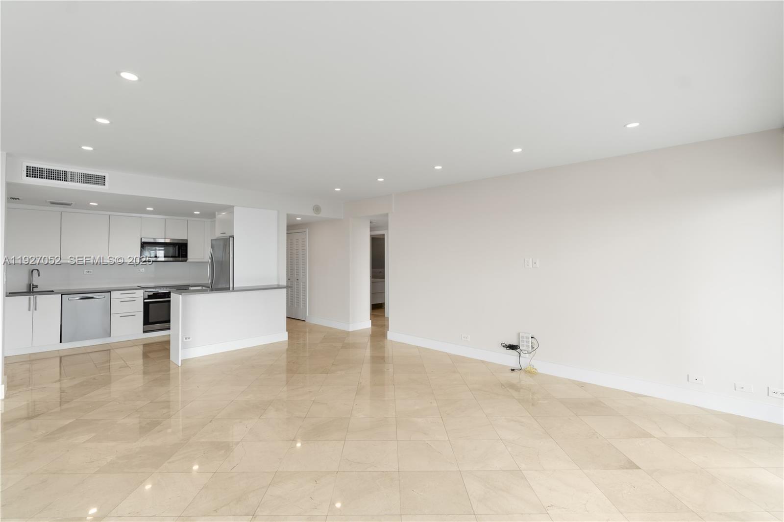 2451 Brickell Ave # 18C