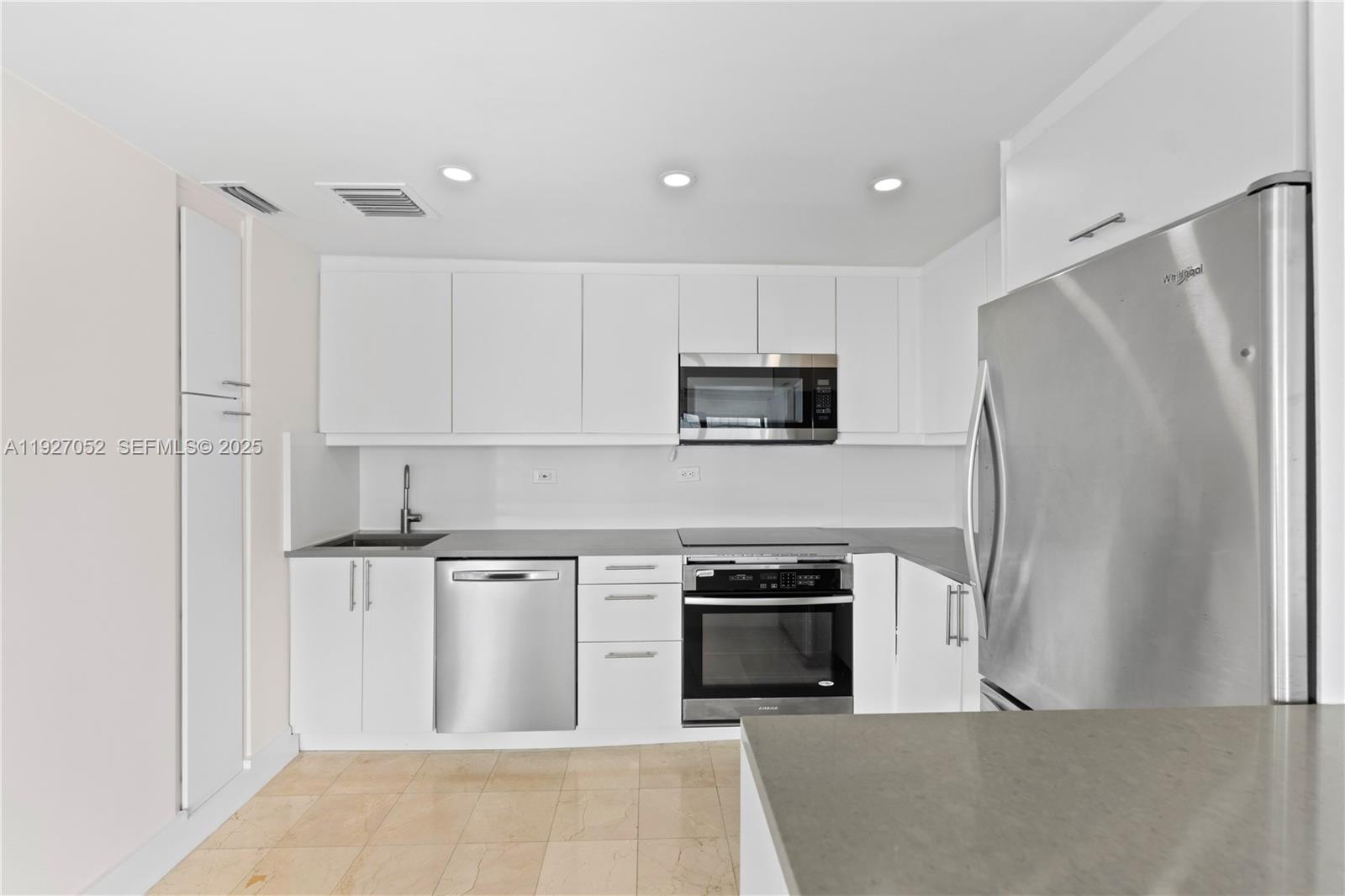 2451 Brickell Ave # 18C