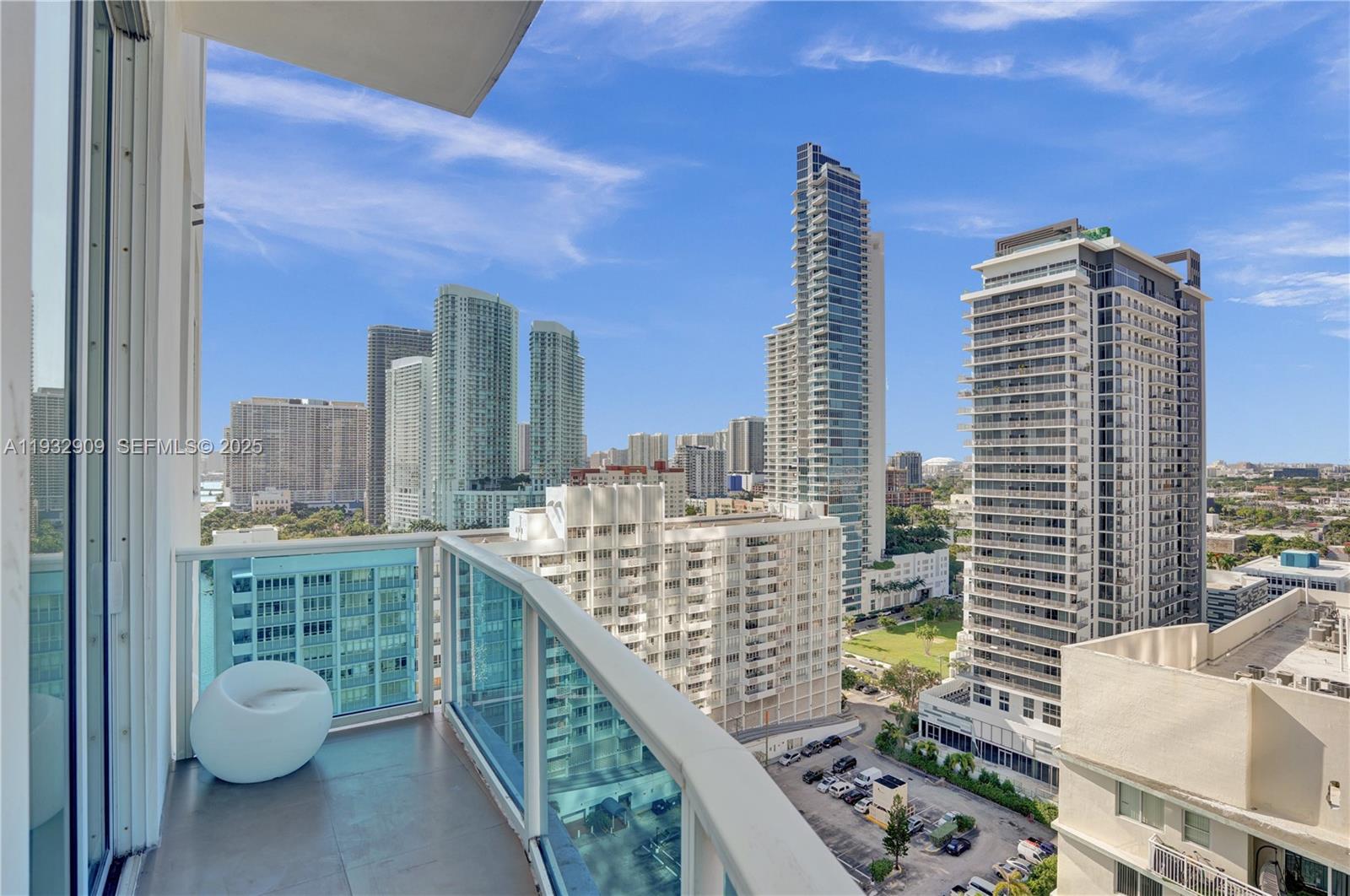 725 NE 22nd St Unit: PH1A