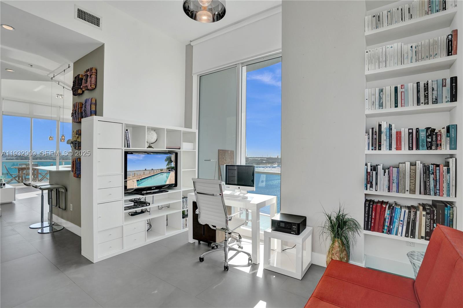 725 NE 22nd St Unit: PH1A