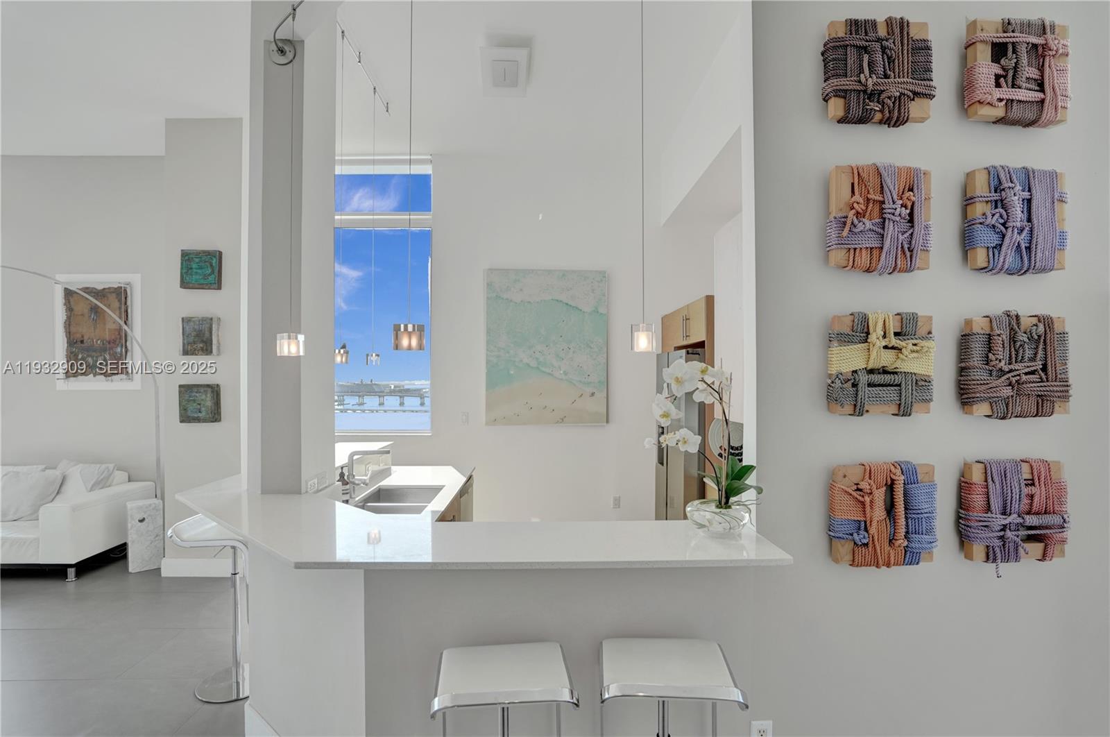 725 NE 22nd St Unit: PH1A