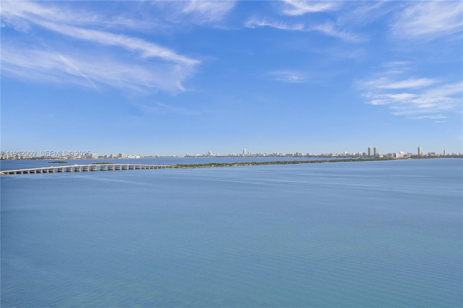 725 NE 22nd St Unit: PH1A