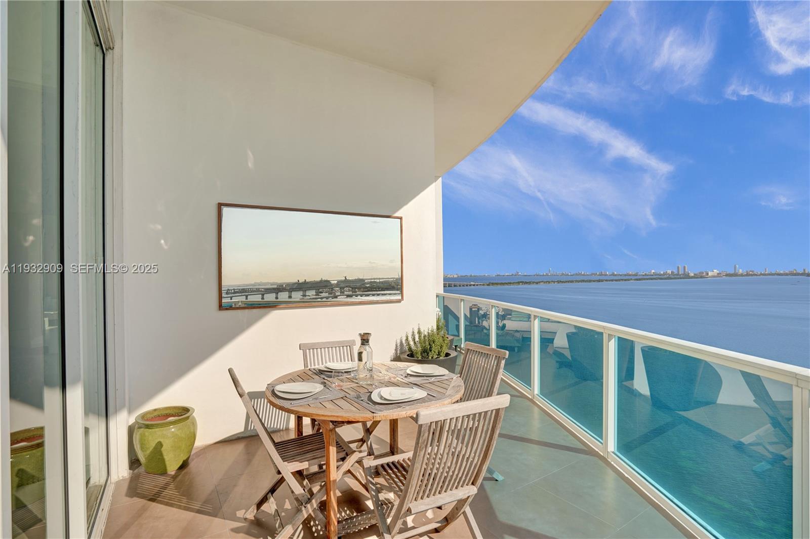 725 NE 22nd St Unit: PH1A