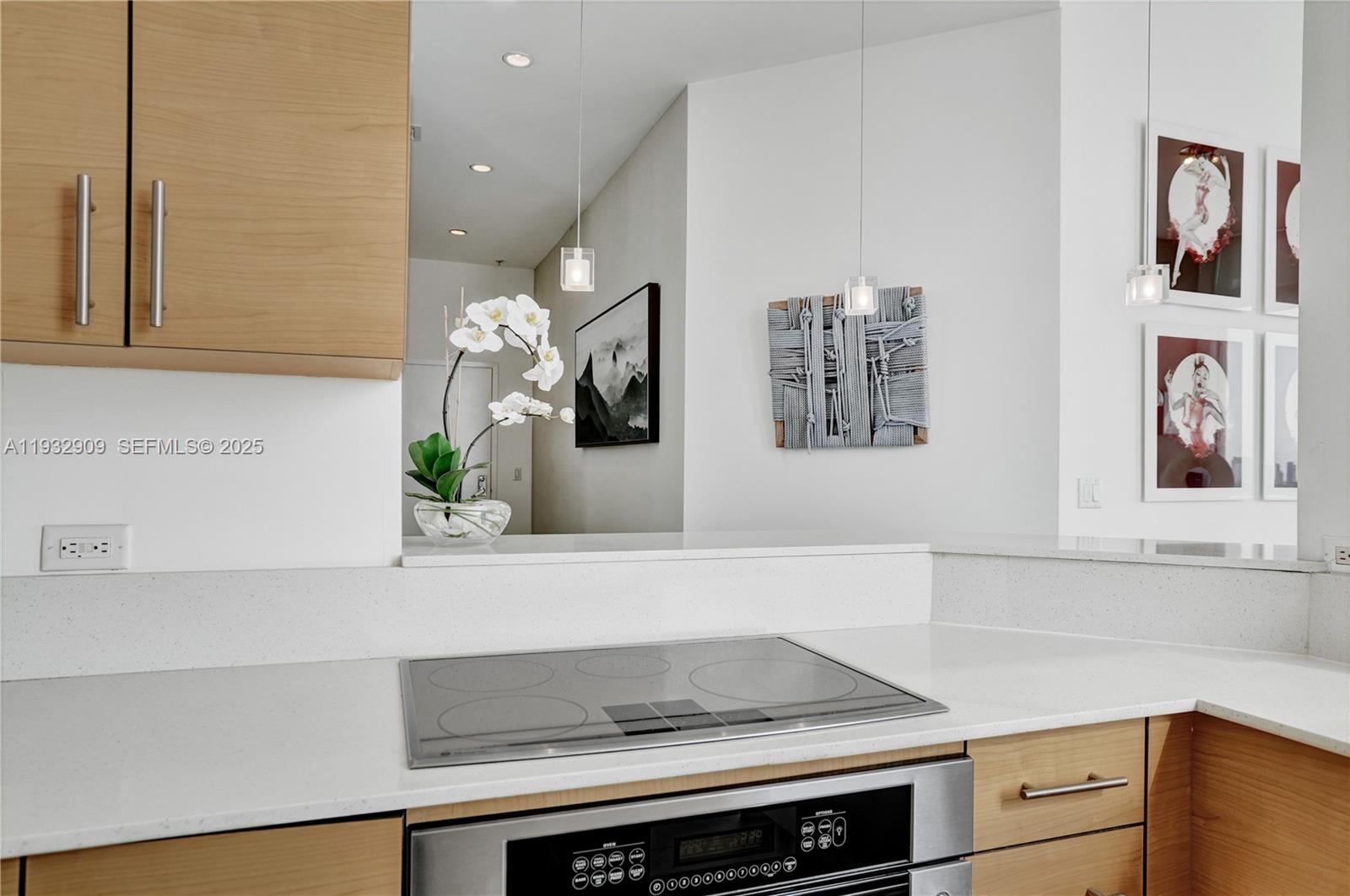 725 NE 22nd St Unit: PH1A