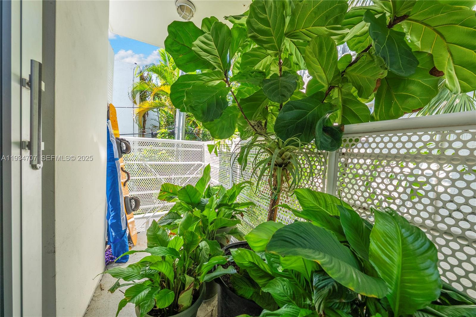 1532 Drexel Ave # 203