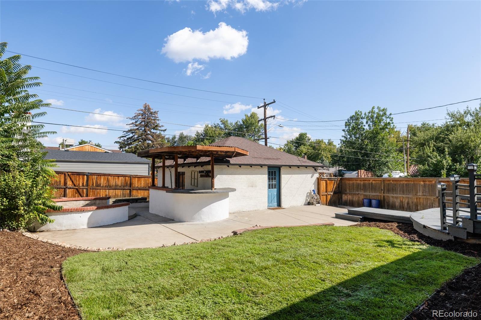 1200 Dahlia Street