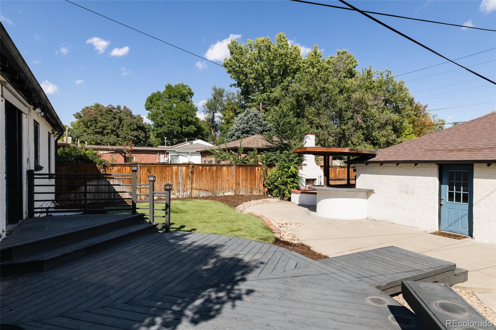 1200 Dahlia Street
