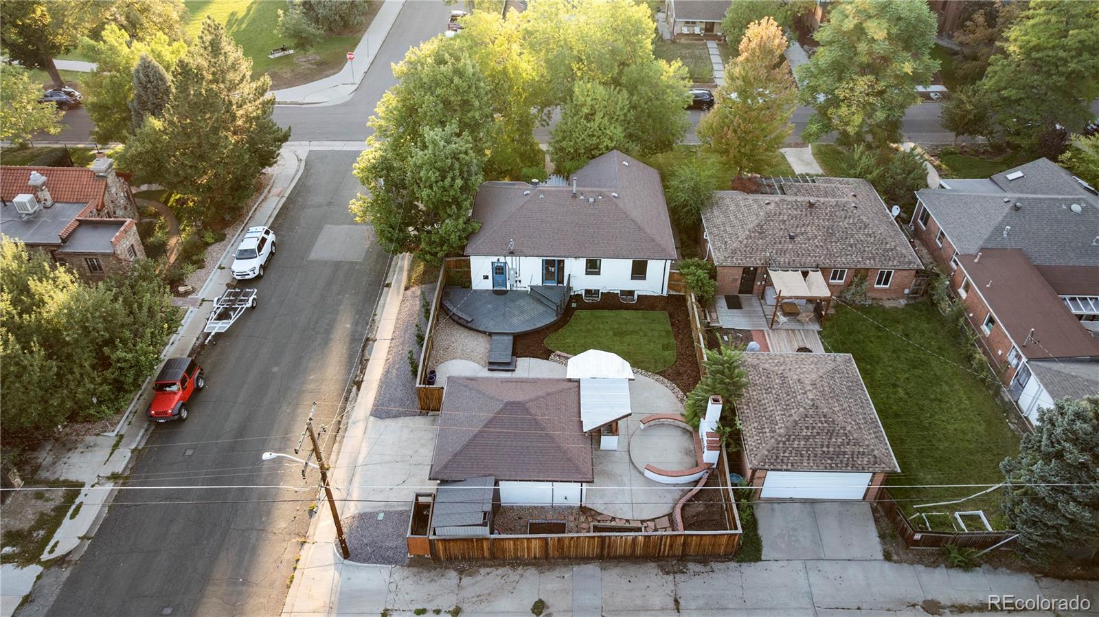 1200 Dahlia Street