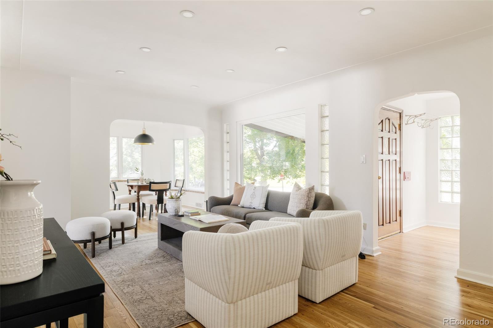 1200 Dahlia Street