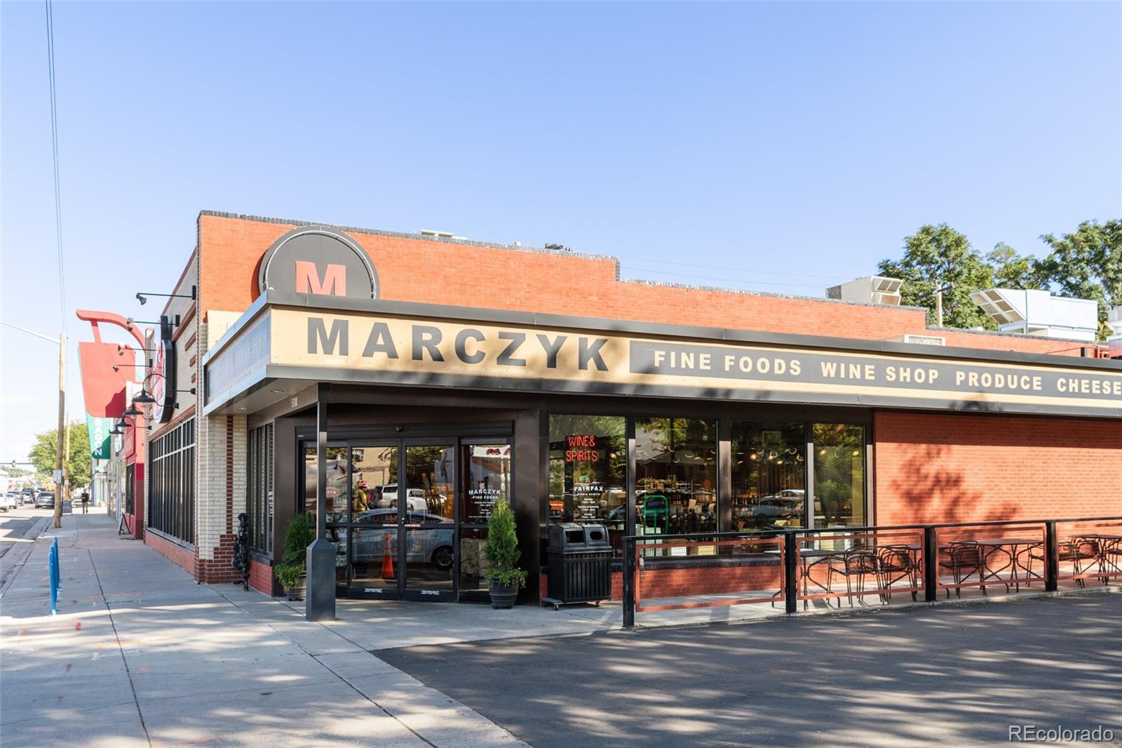 1200 Dahlia Street