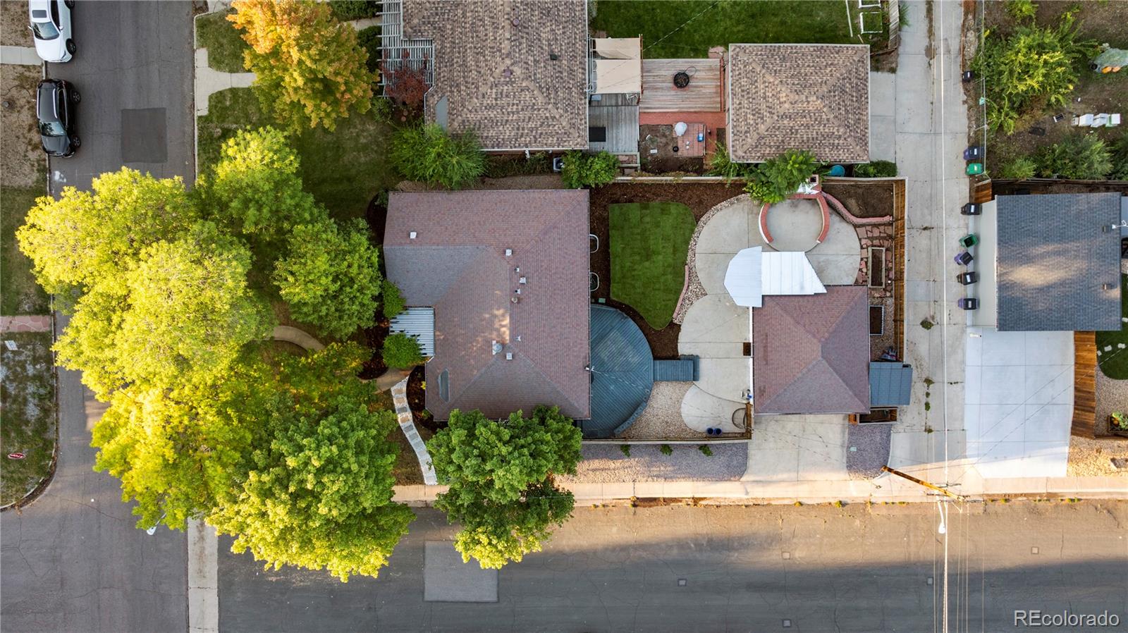 1200 Dahlia Street