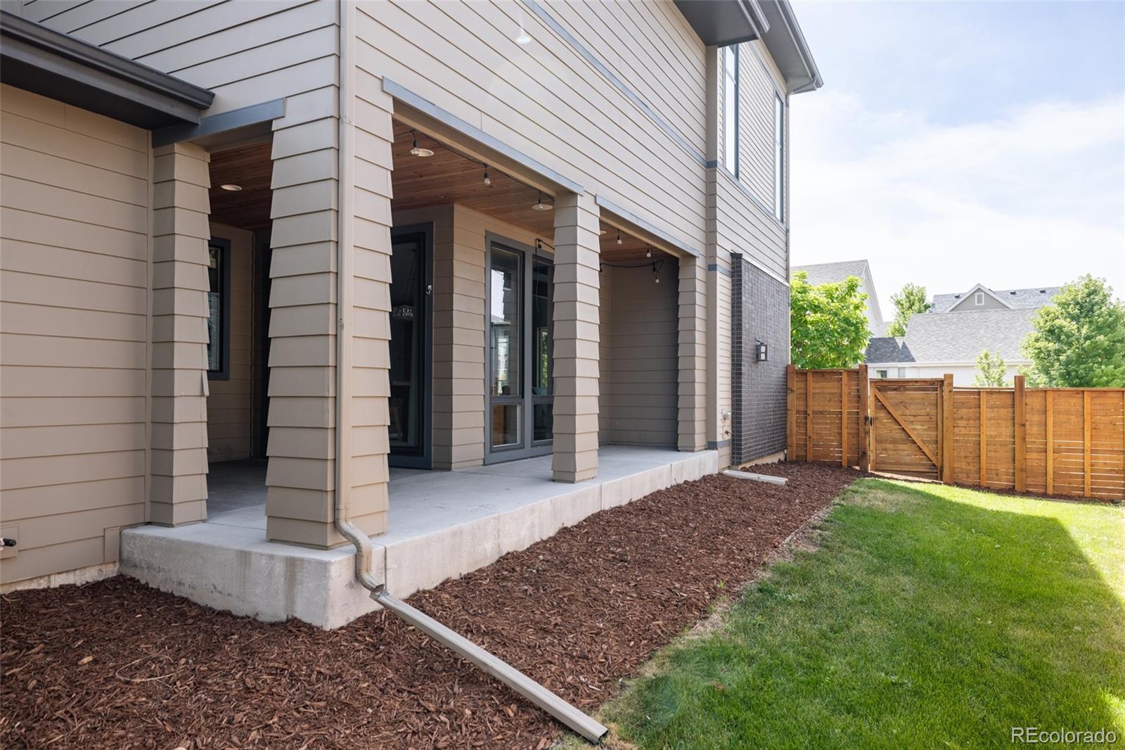 9221 E 52nd Drive