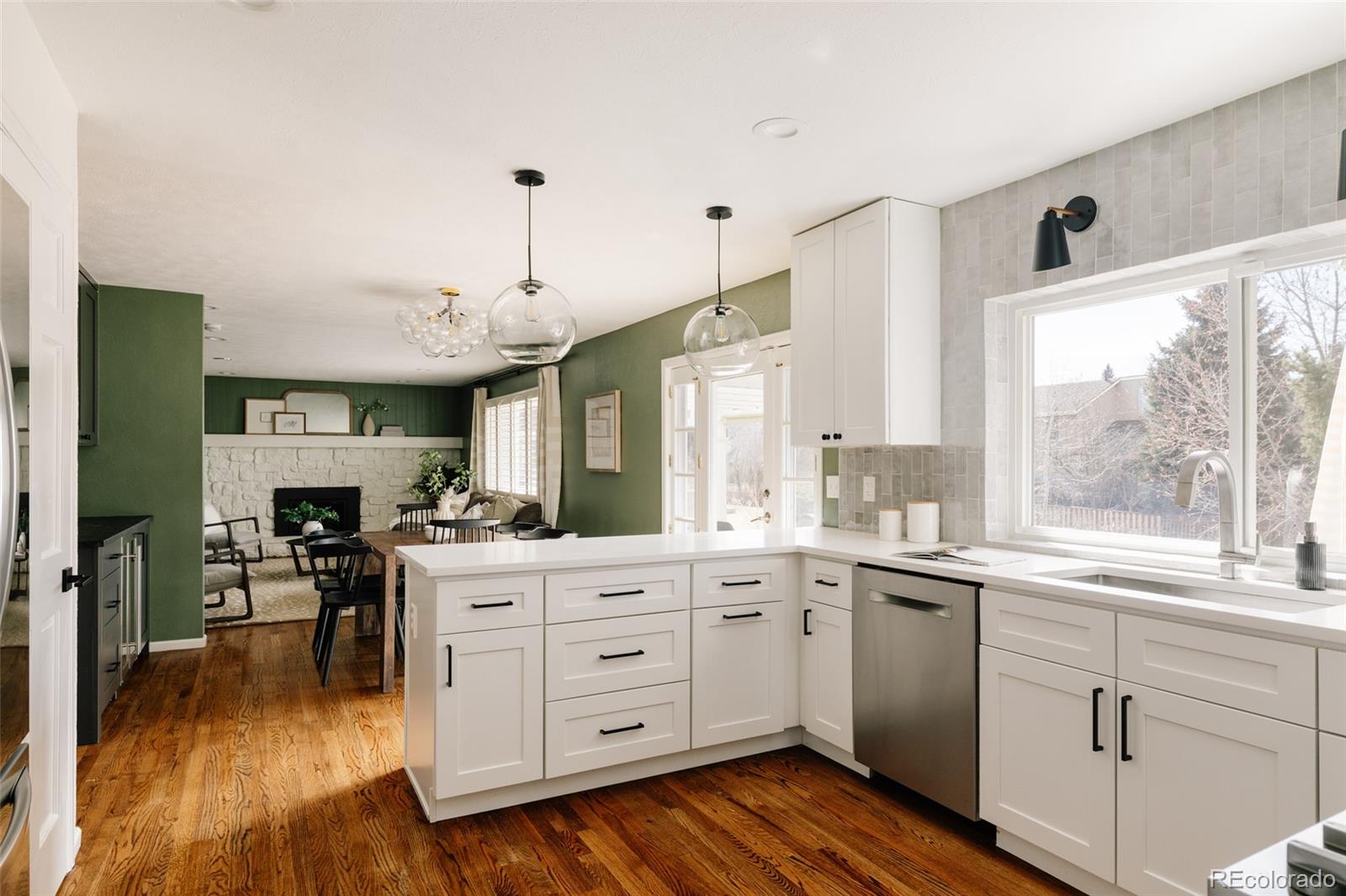 6335 S Geneva Circle