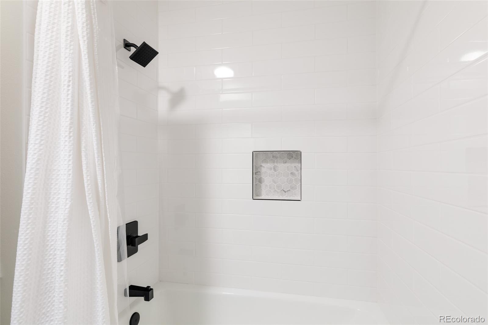 6335 S Geneva Circle