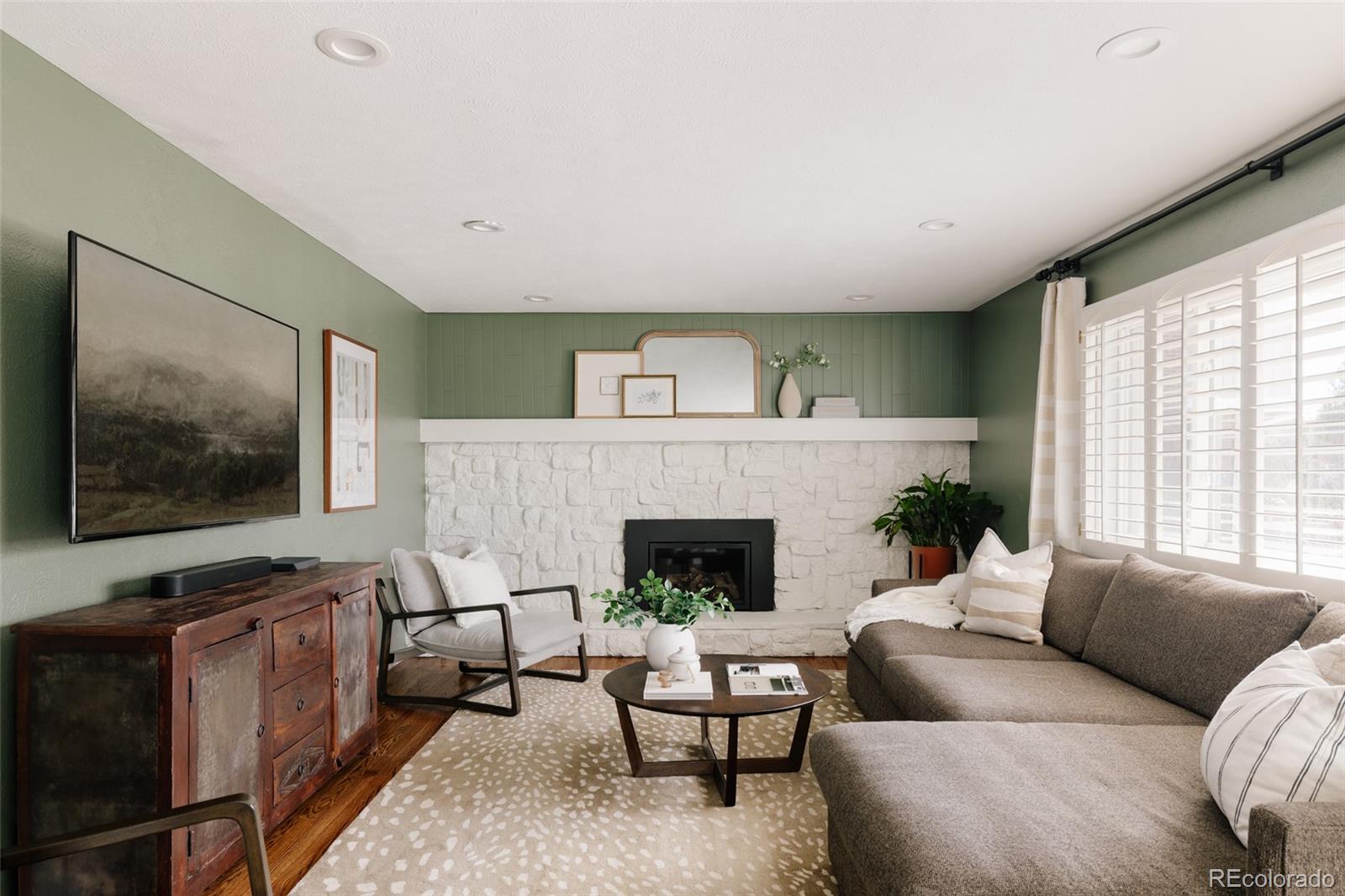 6335 S Geneva Circle