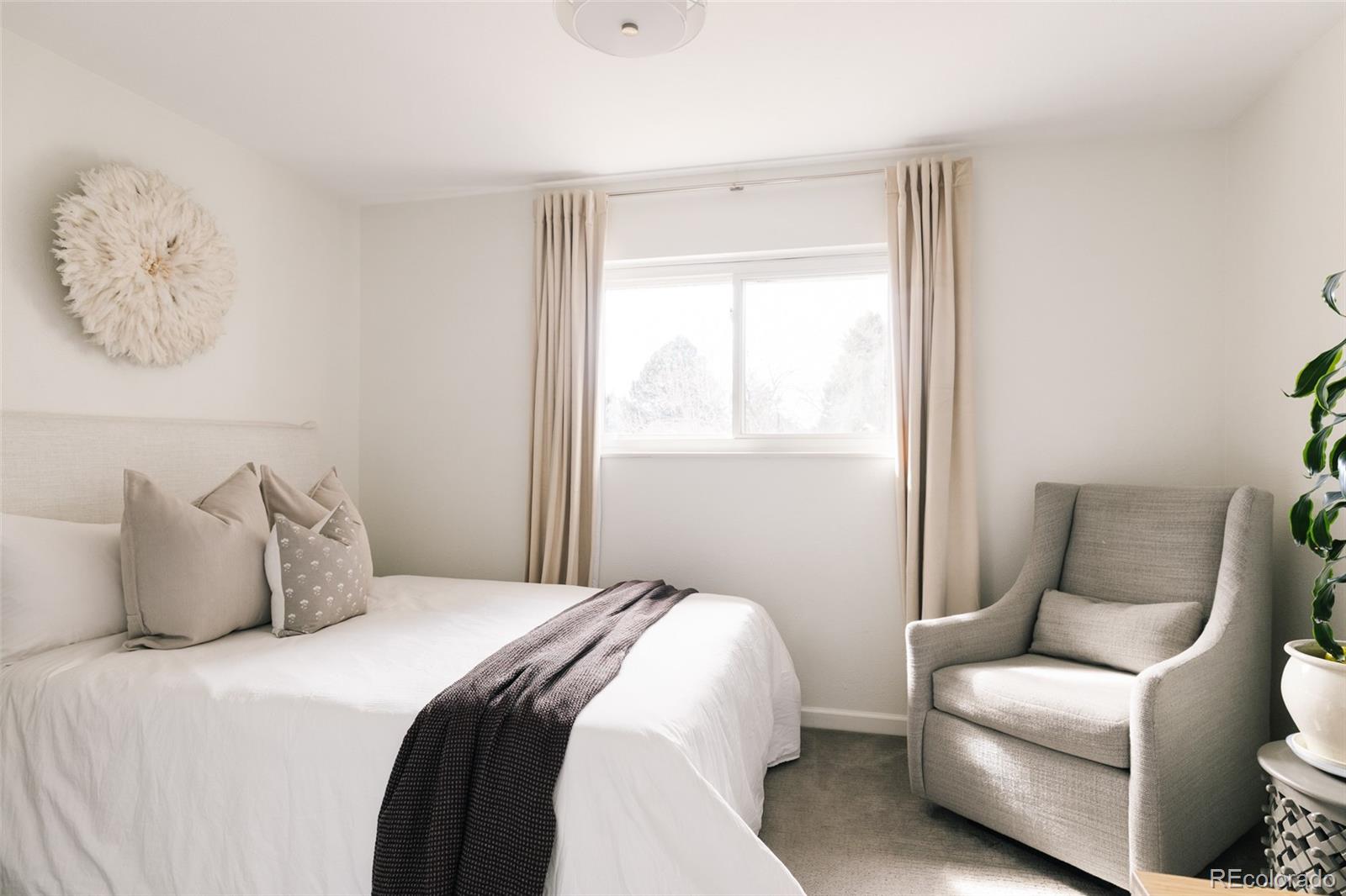 6335 S Geneva Circle